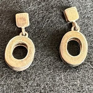 Vintage Casual Silver Oval drop Earrings 
New Pierced 1 1/4 .02 thick